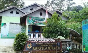 Warga Protes Istri Sekdes Jadi Penerima PKH, Rahmat Mamonto Nilai Kades Motilango Tidak Pantas Jadi Kades