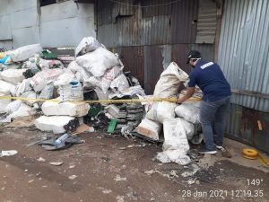 KLHK Segel Lokasi Usaha Pengolahan Limbah Elektronik Ilegal yang Mencemari DAS Citarum