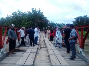 Komisi III Deprov Tinjau Jembatan Merah Putih Yang Sempat Dikeluhkan Tokoh Masyarakat
