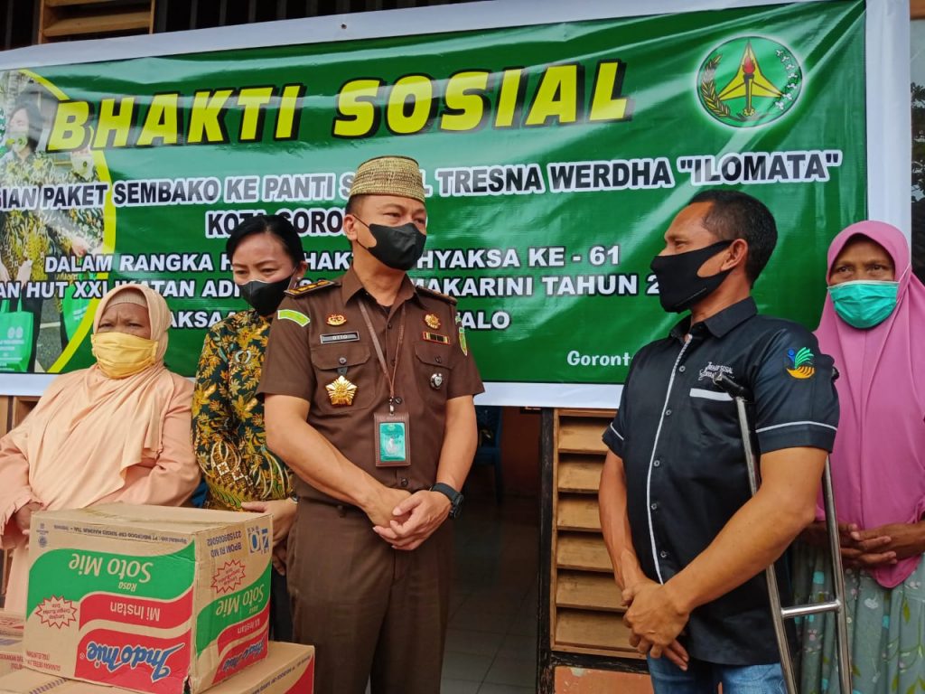 Hari Bhakti Adhiyaksa (HBA) Ke-61 Kejaksaan Tinggi Gorontalo Gelar Bakti sosial