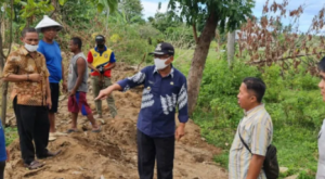 Tindaklanjuti Laporan Warga, Wabub Gorut Kunjungi Lokasi Proyek
