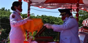 Bupati Indra Yasin Pimpin Upacara HUT RI di Gorut