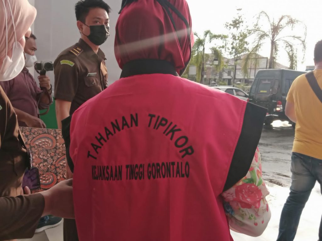 Kejaksaan Tinggi Gorontalo Menahan ‘HU, S.Sos’ Mantan Pemimpin Bank SulutGo Cabang Limboto tahun 2012 s/d 2017