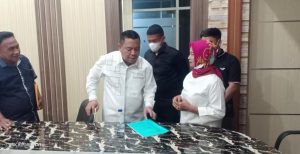 Masyarakat Transmigrasi Desa Puncak Pulubala Sampaikan Keluhan soal Jembatan ke DPRD Kabgor, Ketua Syam Respon Cepat