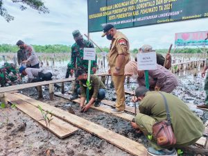Gubernur Rusli Sebut Hampir 70 Persen Hutan dan Mangrove di Pohuwato Rusak