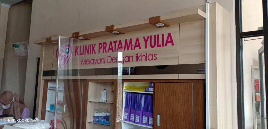 Tim DLH bersama Dikes Kabgor Tindaklanjuti soal Limbah B3 Klinik Pratama Yulia yang Dikeluhkan Warga