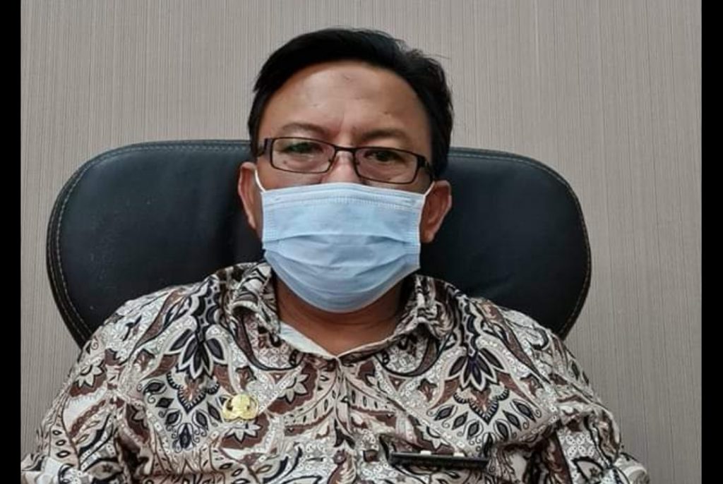 HUT HKN ke 57, Kadiskes Gorut Minta Para Bidan Desa Agar Menetap di Masing-Masing Desa