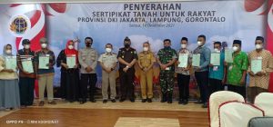 BPN Serahkan Sertifikat Tanah kepada Masyarakat Gorut