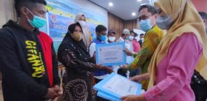Pemda Gorut Serahkan Bantuan Sarana Perikanan Kepada Nelayan, Pj Sekda: Tingkatkan Produktivitas