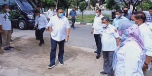 Dampingi Rachmat Gobel Salurkan Bantuan PIP, Ini Kata Bupati Indra Yasin