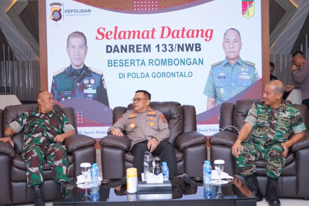 Kapolda Gorontalo Terima Kunjungan Pejabat Lama dan Baru Danrem 133/ Nani Wartabone