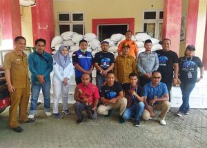 Bentuk Kepedulian, PJS Boalemo-Pohuwato Serahkan Bantuan untuk Warga Terdampak Banjir Bandang