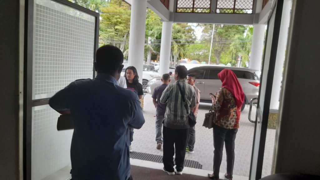 Saat RDP, Ketua DPRD Kabupaten Gorontalo Usir PT. PG Dari Ruangan