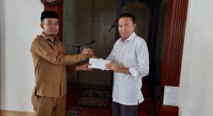 Siar Tumbilotohe, Rustam Akili Salurkan Amanah Rachmat Gobel Kepada Pemdes Isimu Selatan
