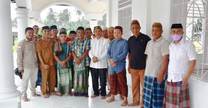 Usai Melaksanakan Salat di Mesjid Al-Amanah Bupati Saipul, Berpesan Selalu Menjaga Dan Makmurkan Masjid