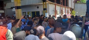 Gudang Batu Hitam Suwawa Digeledah Polisi, Ratusan Penambang Meradang