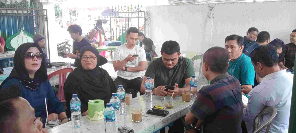 Bersama Komunitas Warkop Limboto, Bacaleg DPR-RI Sawaludin Bangun Komunikasi Politik