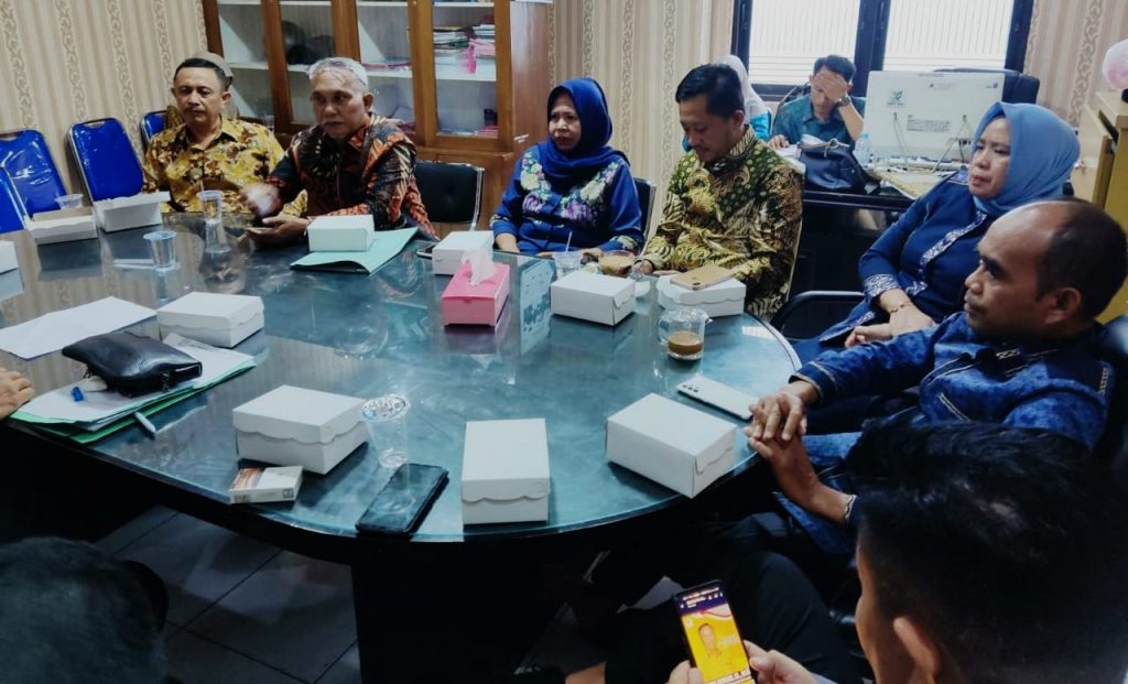 Komisi I DPRD Kabupaten Gorontalo Bahas Masalah Kades yang Maju Pileg