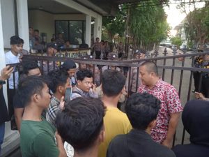 Bungkam Soal Video Dugaan Gratifikasi ,Paguyuban Mahasiswa Datangi Mapolda Gorontalo