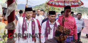 Diiringi Massa Pendukung, Paslon Romantis Resmi Daftar ke KPU