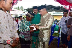 Usai Adat Mopotilolo Bupati Saipul Serahkan Bantuan Ramadhan Kepada Kaum Duafa Serta Cleaning Servis