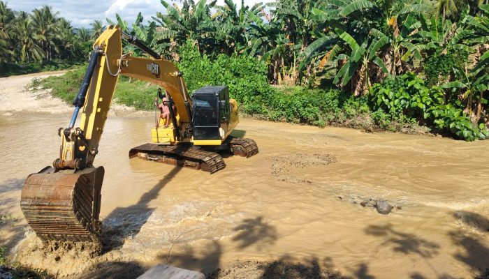 Menjaga Aliran Kehidupan: YR.Team Normalisasi Sungai dari Hulu hingga Hilir