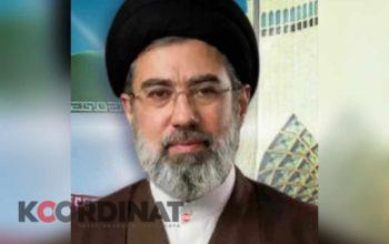 Membaca Pesan Pertama Ayatullah Mujtaba Khamenei